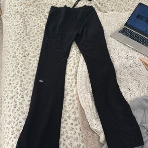 Black Sway Bootcut Alo Yoga